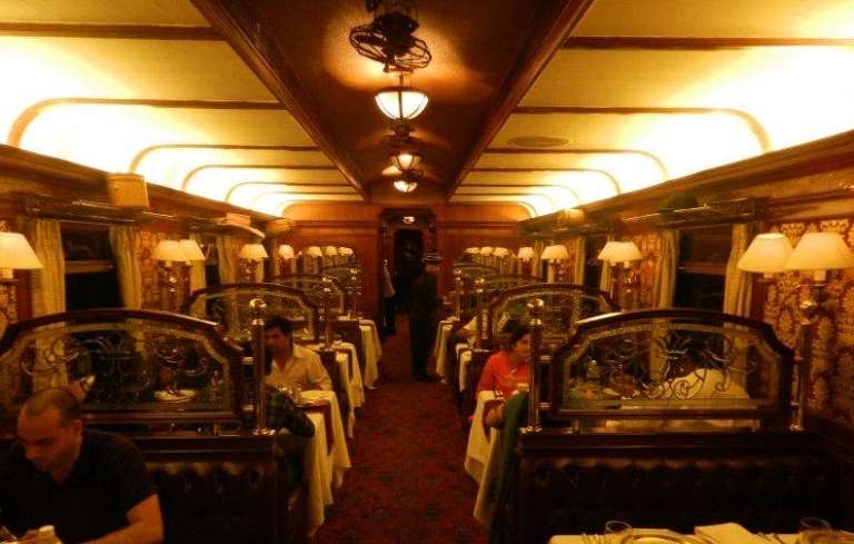 Restoran Ini Dulunya Kereta Api