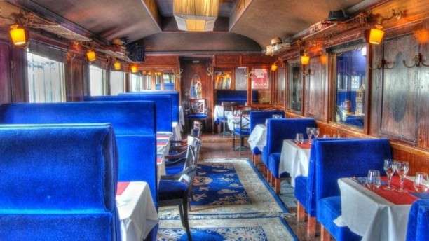 Restoran Ini Dulunya Kereta Api