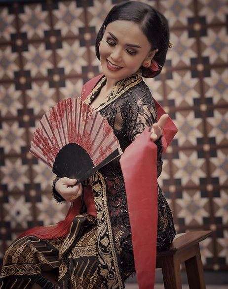 Yuni Shara