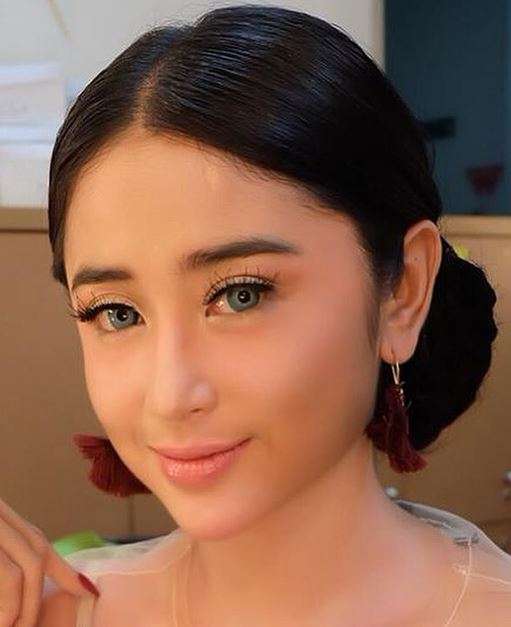 Dewi Perssik