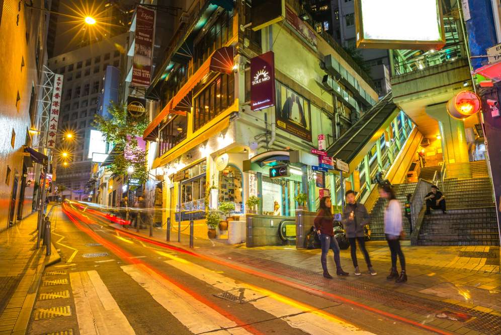 Malam hari di pusat kota Hong Kong