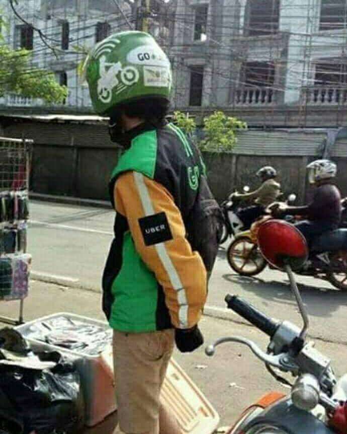 Pengendara Motor Lucu