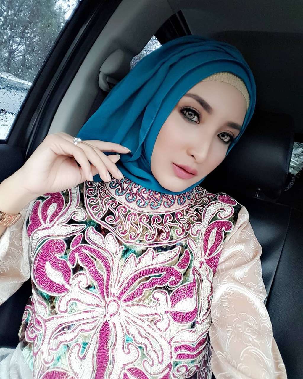 Instagram @chachathakya15