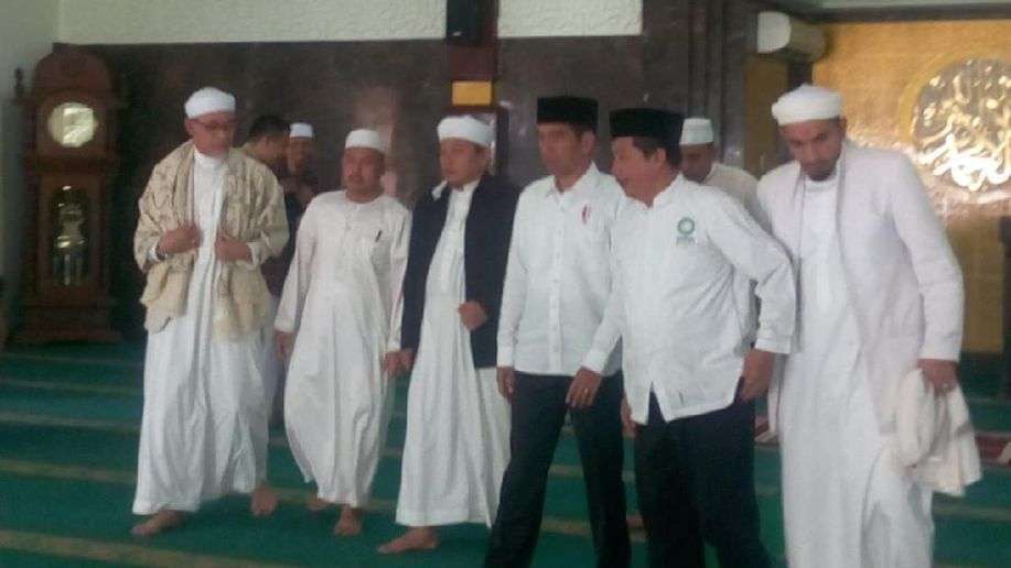 Jokowi saat bertemu Alumni 212