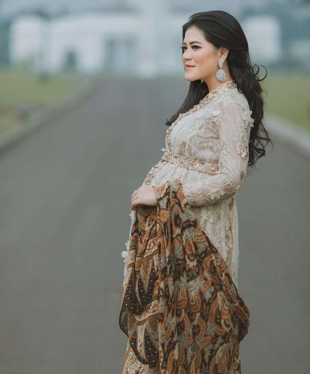 Kahiyang Ayu Maternity