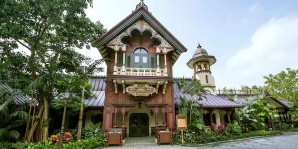 Explorer's Club Restaurant