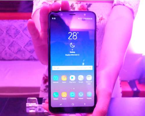 Ponsel Galaxy A6+