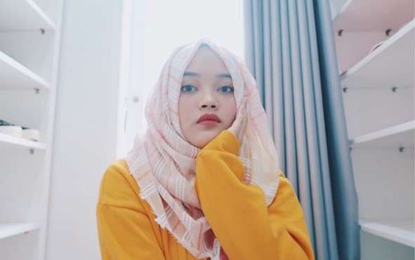 Putri Delina