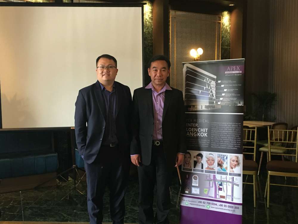 Tanomkit Pawcsuntorn, Spesialis Liposuction and Body Contouring APEX Medical Center