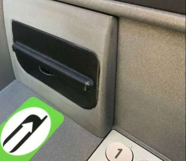 Mesin ATM Skimming