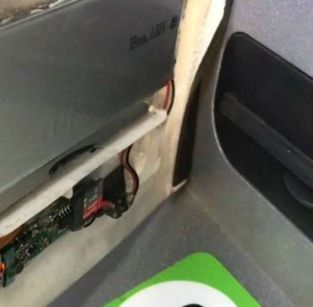 Mesin ATM Skimming