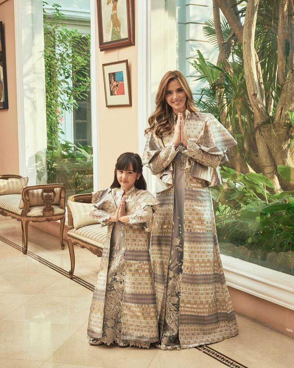 Busana Muslim Nia Ramadhani