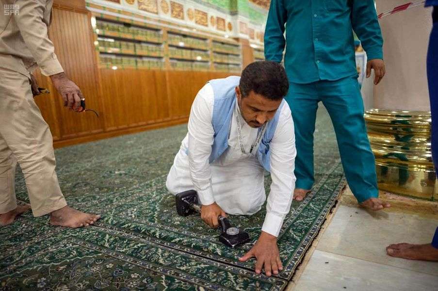 Karpet Masjid Nabawi diganti