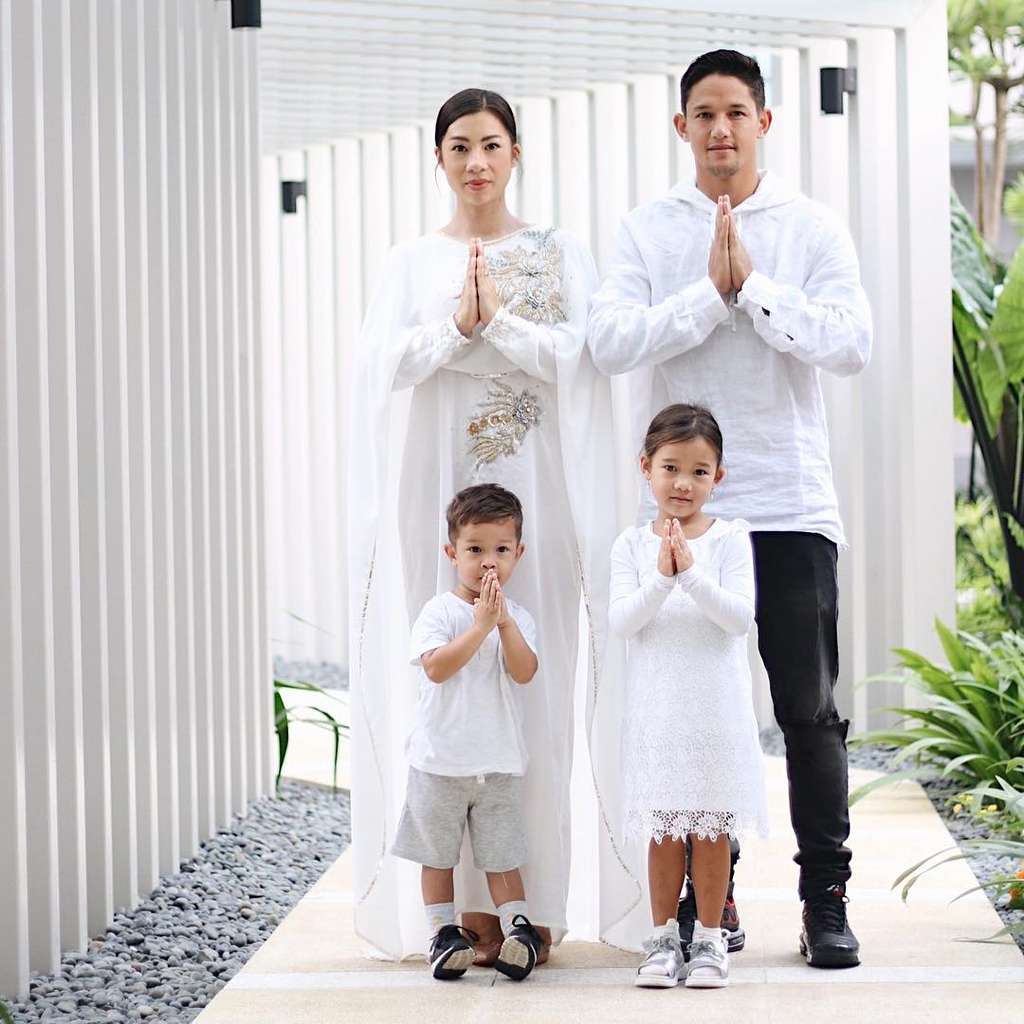Penampilan santun keluarga Irfan Bachdim