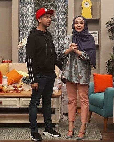 Nagita Slavina berhijab