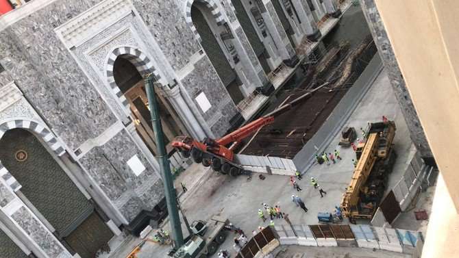 Crane terjungkal di Masjidil Haram