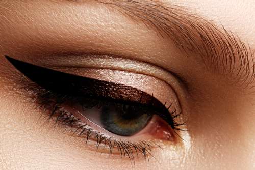 Eyeliner coklat