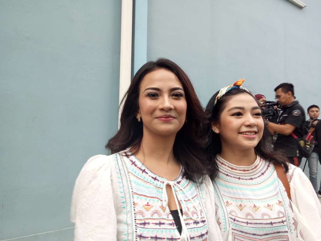 vanessa dan adiknya