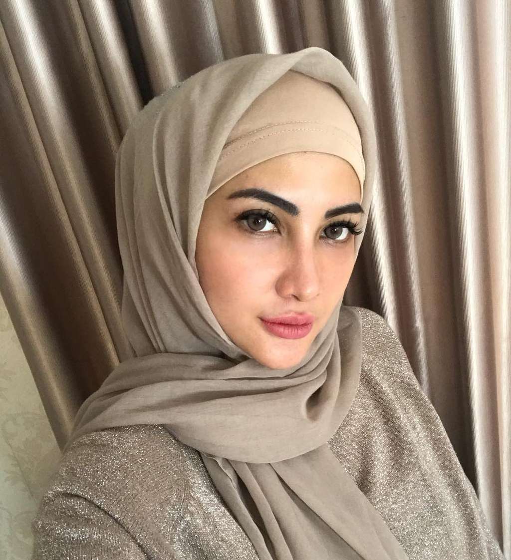 Natalie Sarah berhijab Natalie Sarah berhijab