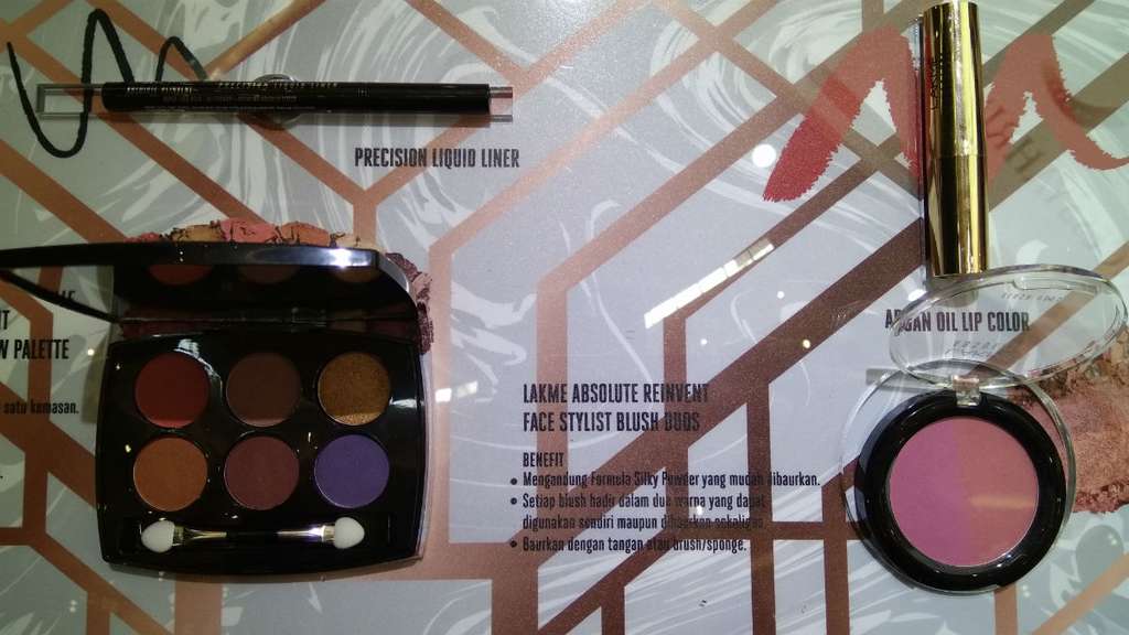 Lakme Illuminating Makeup