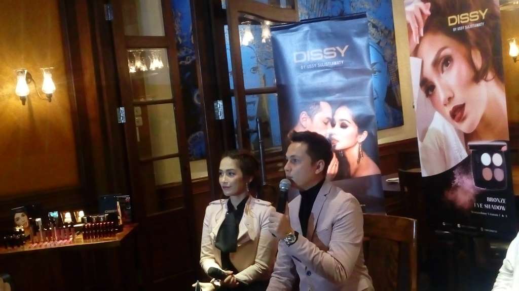 Ussy Sulistiawaty dan Andhika Pratama