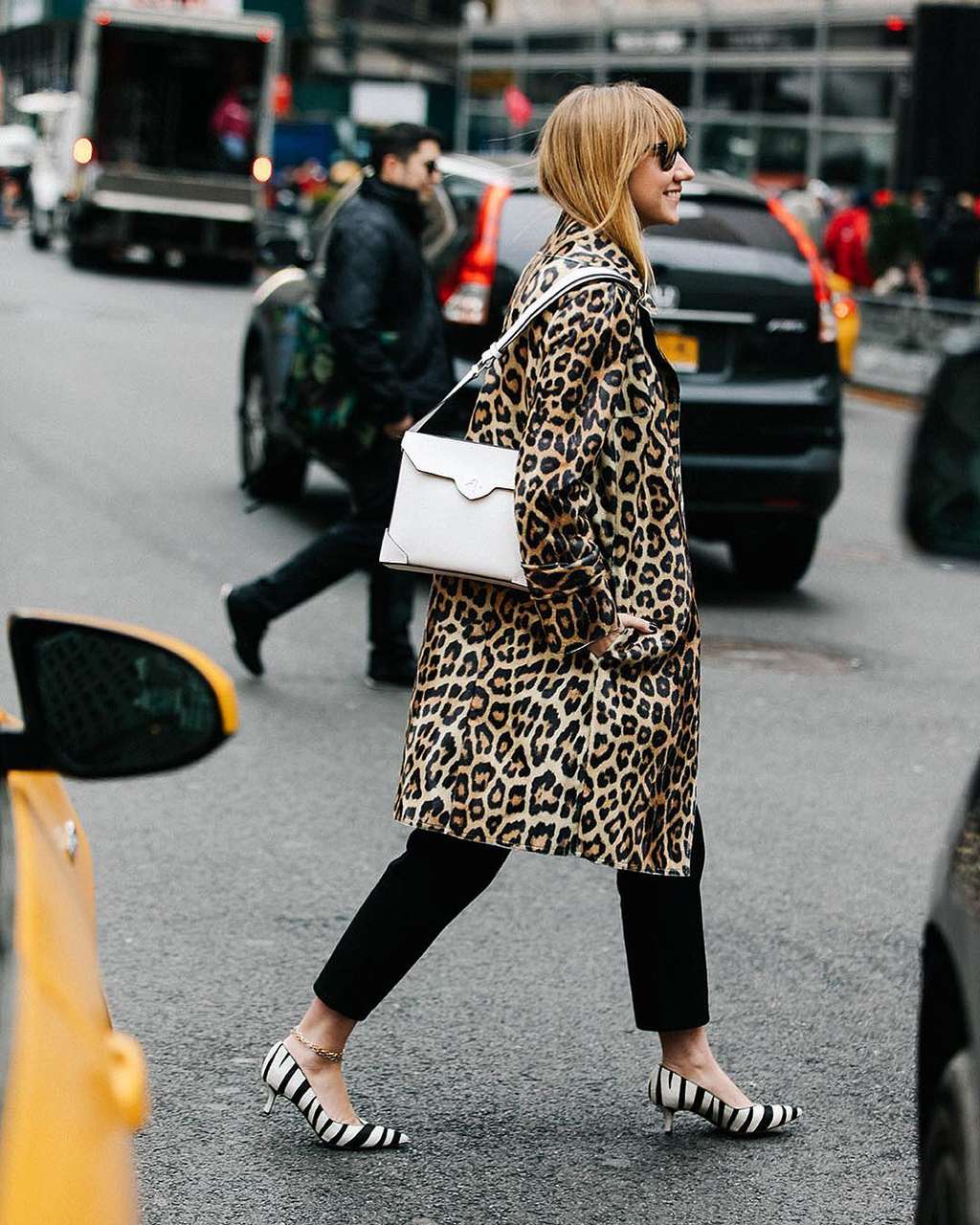 outfit motif leopard