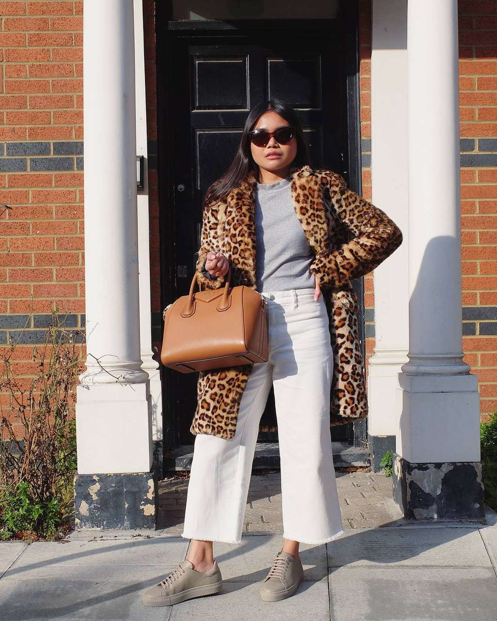 outfit motif leopard