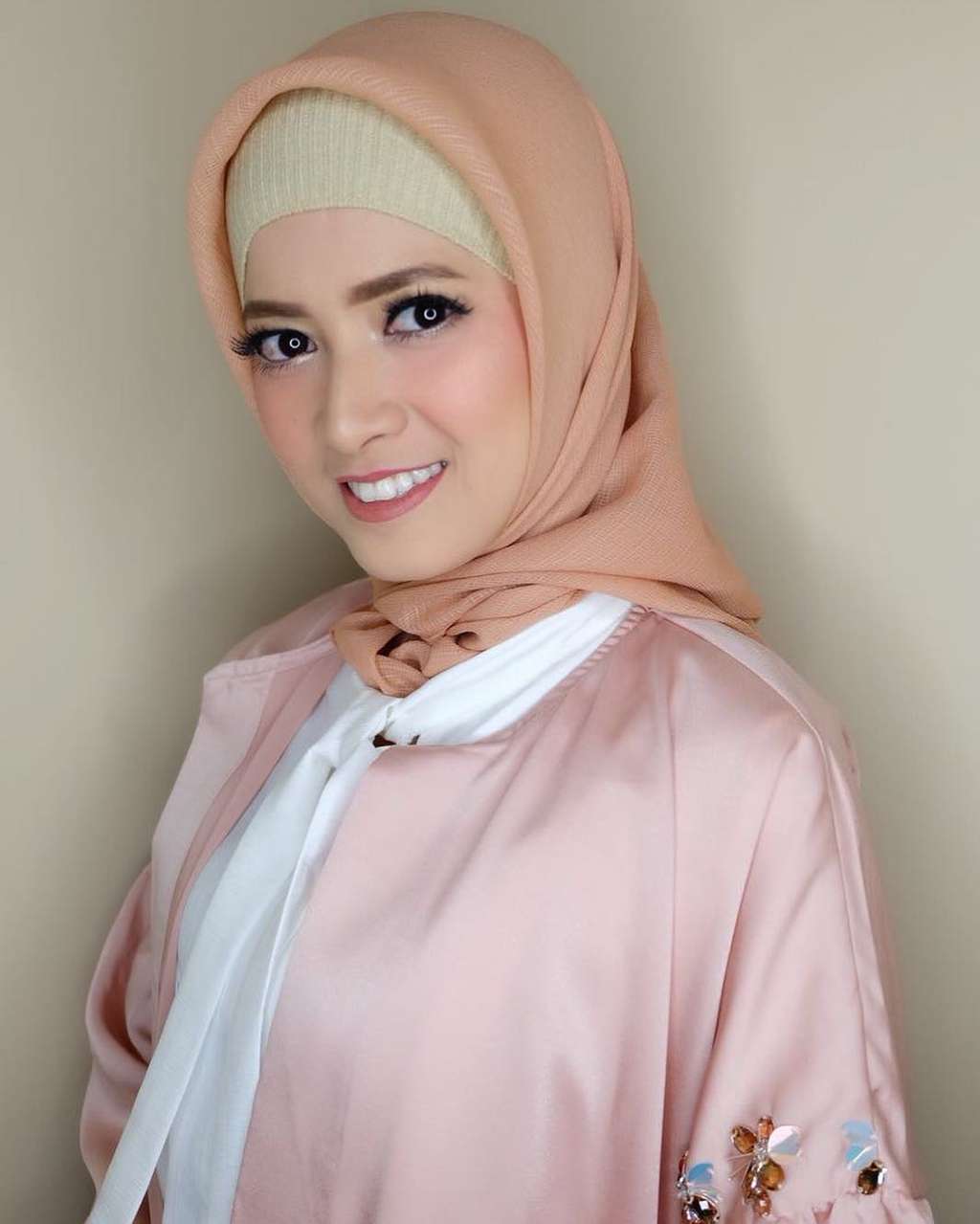 Chika Jessica berhijab
