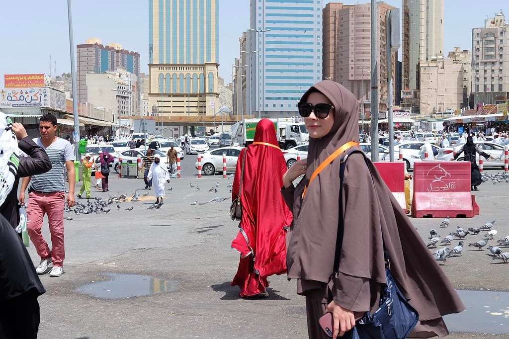 Rina Diana dalam balutan hijab Rina Diana dalam balutan hijab