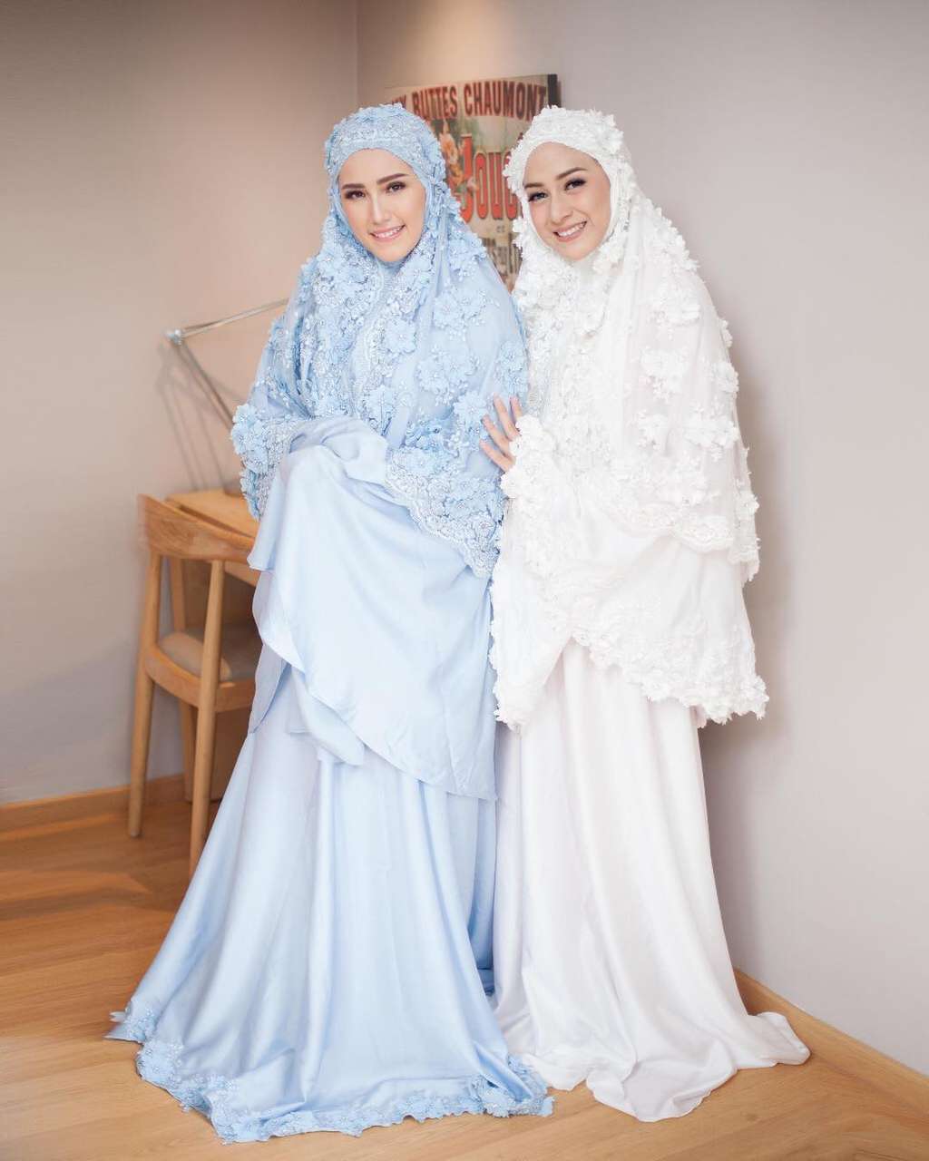 Adelia Pasha dan Nina Zatulini