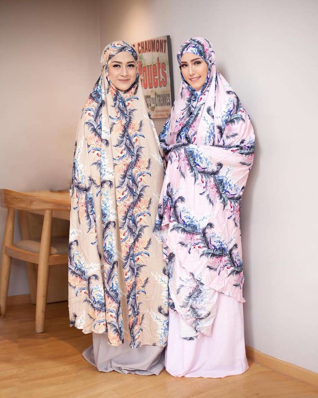 Adelia Pasha dan Nina Zatulini