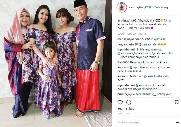 Baju Lebaran Ayu Ting Ting.