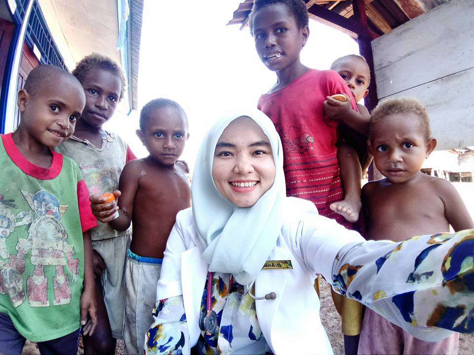 dokter berhijab Amalia Usmaianti