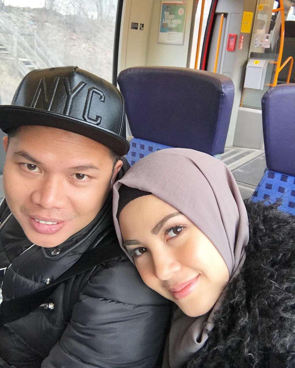 Ratna Galih dan suami