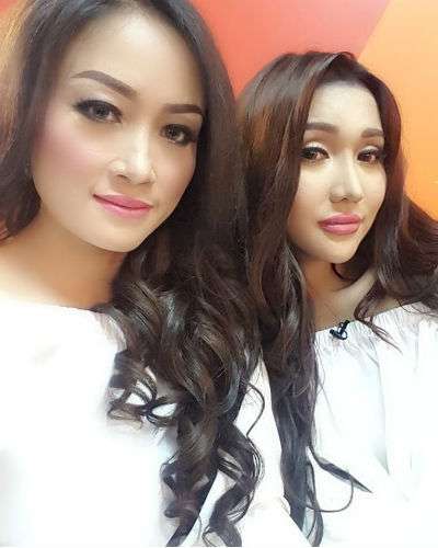 Ratna Pandita dan Lucinta Luna