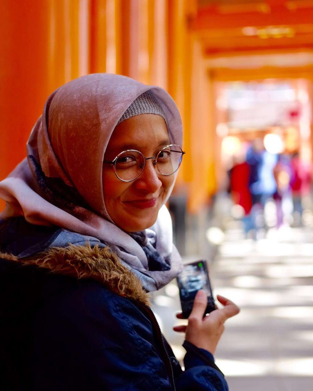 Adelia Lontoh Berhijab