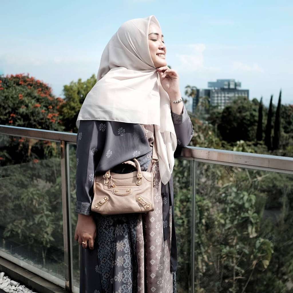 Hijab square polos
