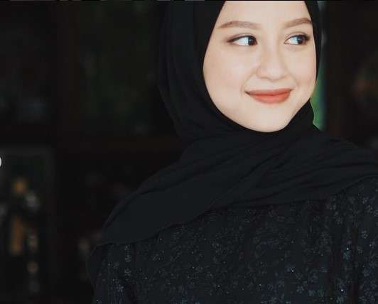 Gita Savitri tunangan