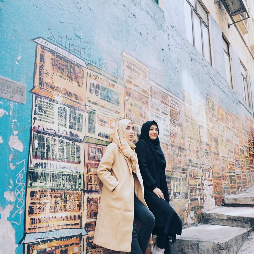 Cindy Fatika Sari dan Tengku Syaira