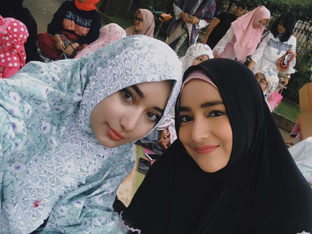 Cindy Fatika Sari dan Tengku Syaira