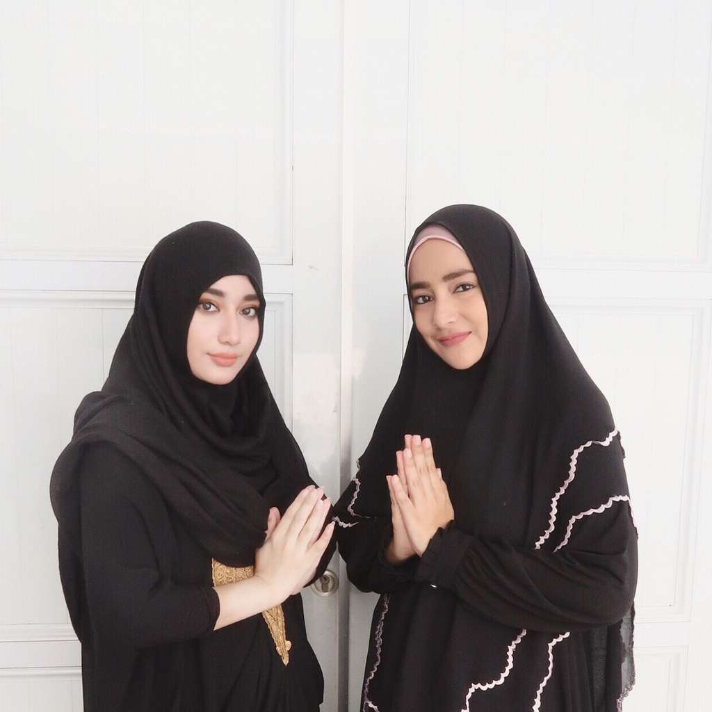 Cindy Fatika Sari dan Tengku Syaira