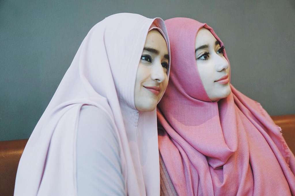 Cindy Fatika Sari dan Tengku Syaira
