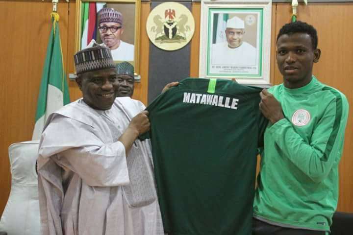 Shehu mendapatkan hadiah dari pemprov Sokoto