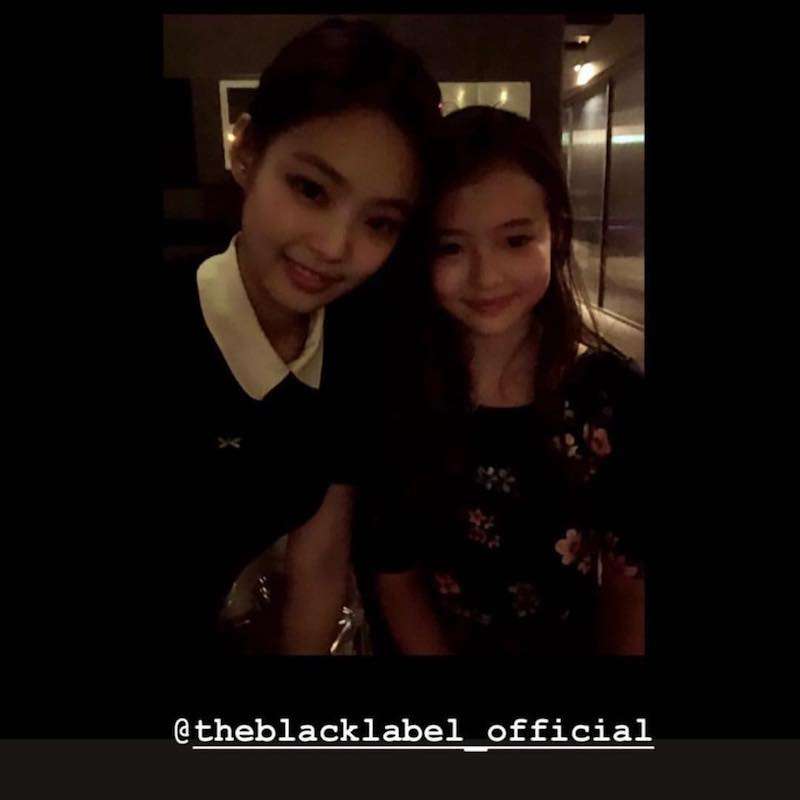 Ella Gross Bersama Jennie Black Pink