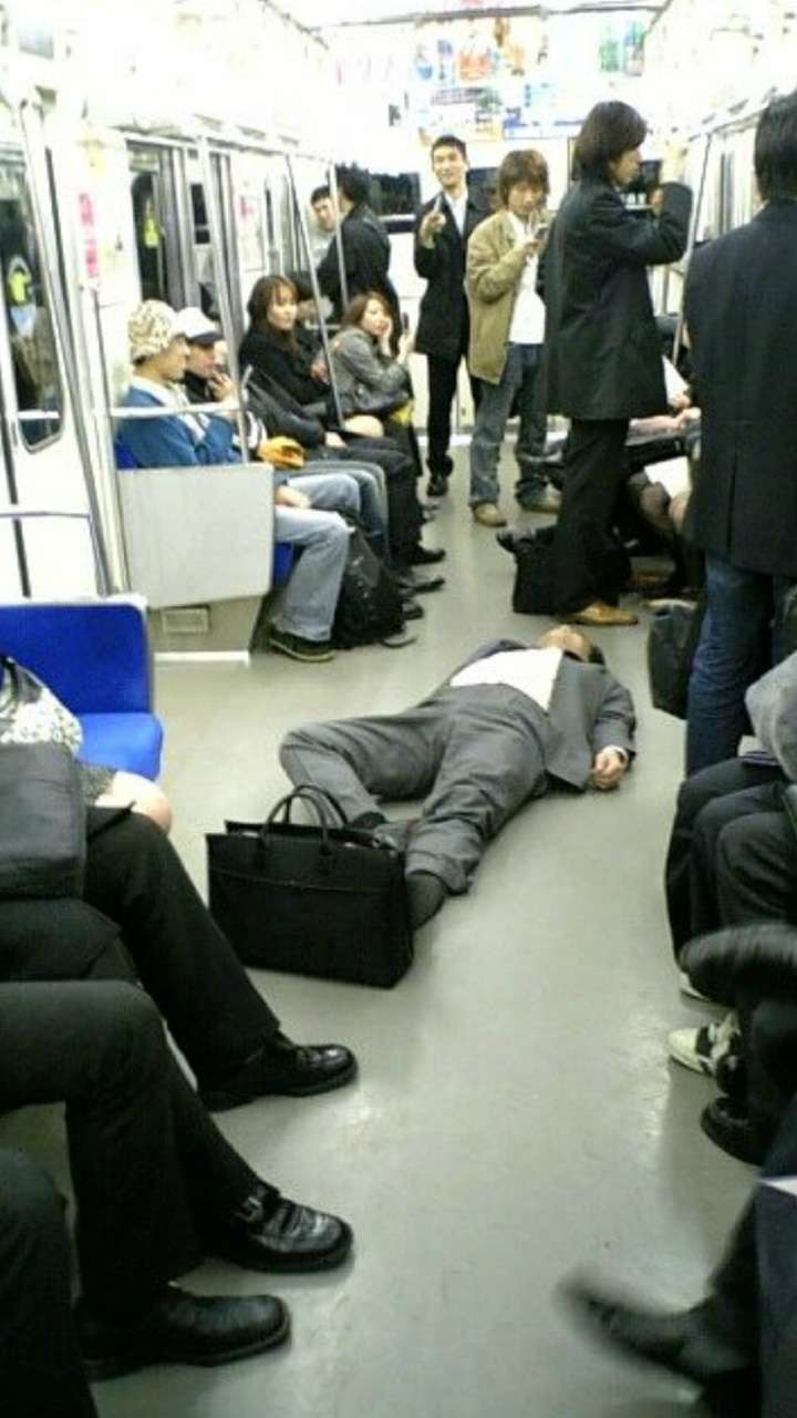 Tidur di komunter