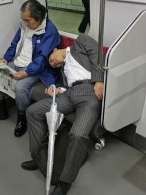 Tidur di komunter