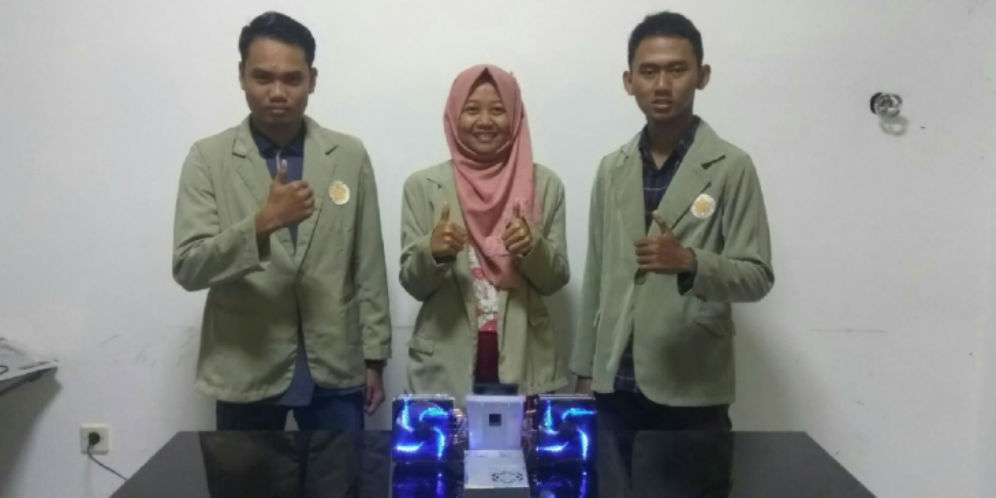 Tiga pembuat alat `pemetik` air bersih