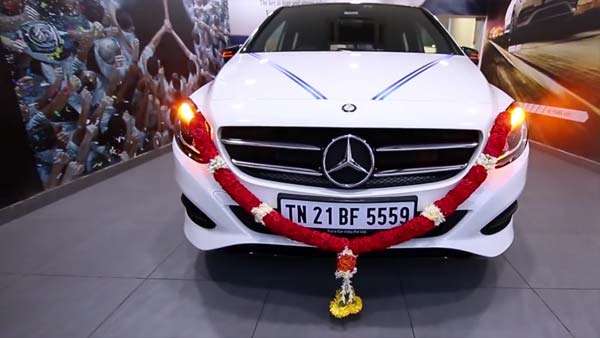 Akhirnya, Devarajan bisa membeli mobil Mercedez Benz. Akhirnya, Devarajan bisa membeli mobil Mercedez Benz.