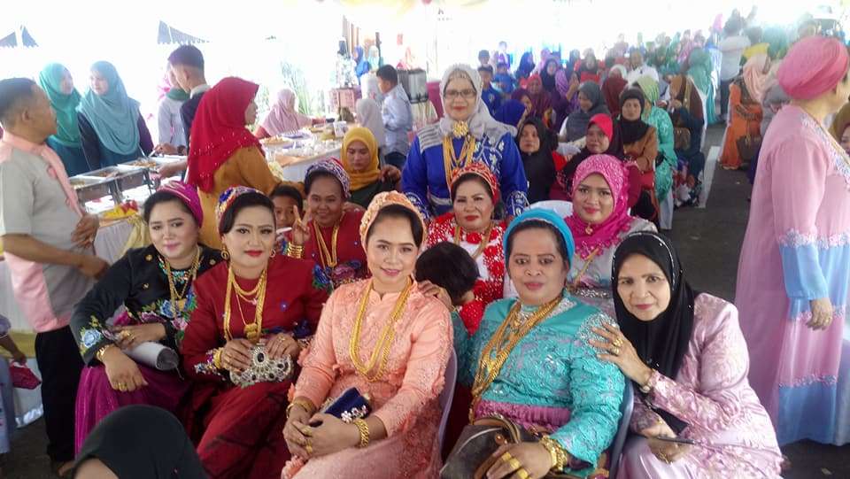 Pamer Emas di Pesta Pernikahan
