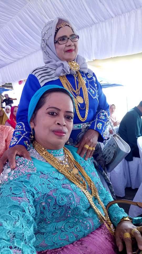 Pamer Emas di Pesta Pernikahan